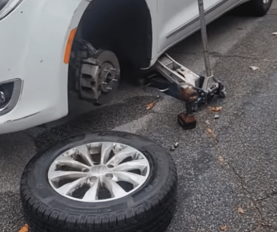 Tire Change in Ellenwood GA 247 Roadside Help – Morrow Tow Truck Service Tire Change in Ellenwood, GA | 24/7 Roadside Help – Morrow Tow Truck Service